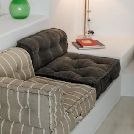 Crown Of Fira Holiday home