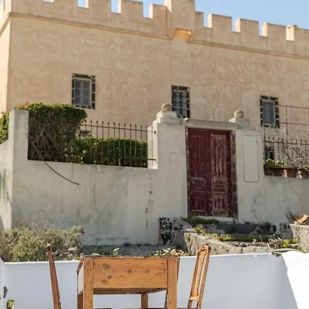 Crown Of Fira Holiday home
